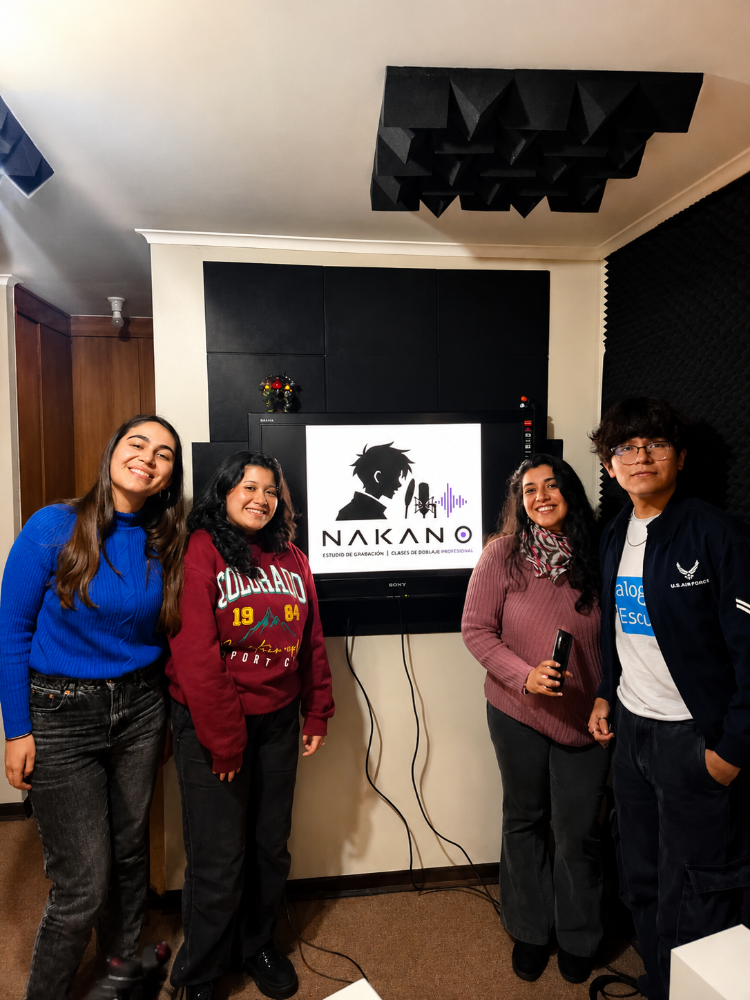 Alumnos en el estudio Nakano